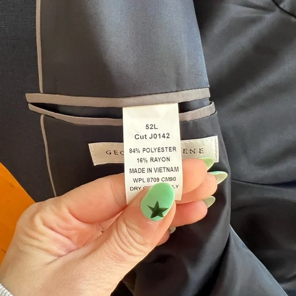 Geoffrey Beene Navy Blazer - Picture 3 of 3